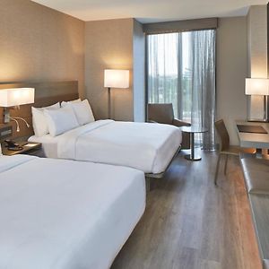 Queen Room Two Queen Beds Hearing Accessible